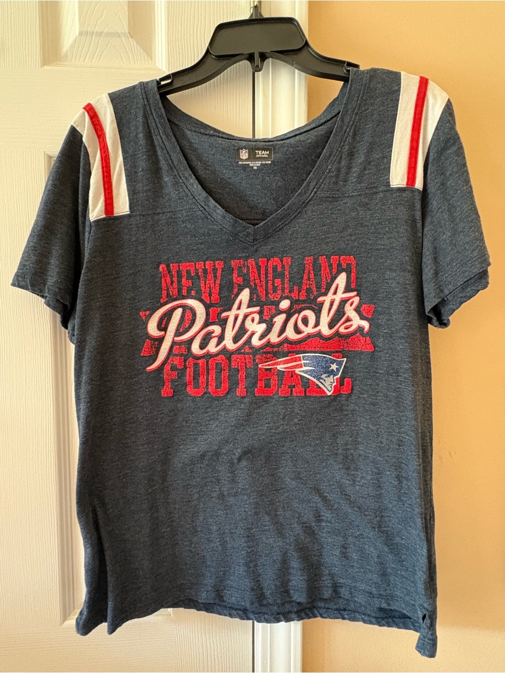 Women’s NFL New England Patriots Navy Short Sleeve V-Neck Tee
